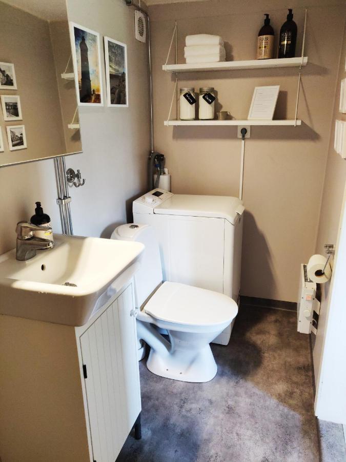 Lillstugan - Centralt Och Havsnaera I Lugnt Villomrade Falkenberg Bagian luar foto