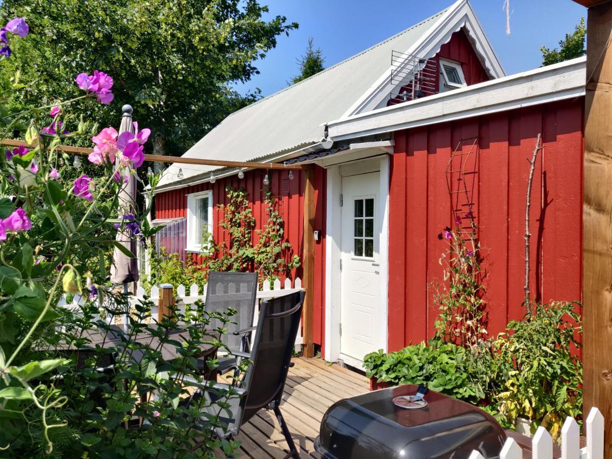 Lillstugan - Centralt Och Havsnaera I Lugnt Villomrade Villa Falkenberg Bagian luar foto